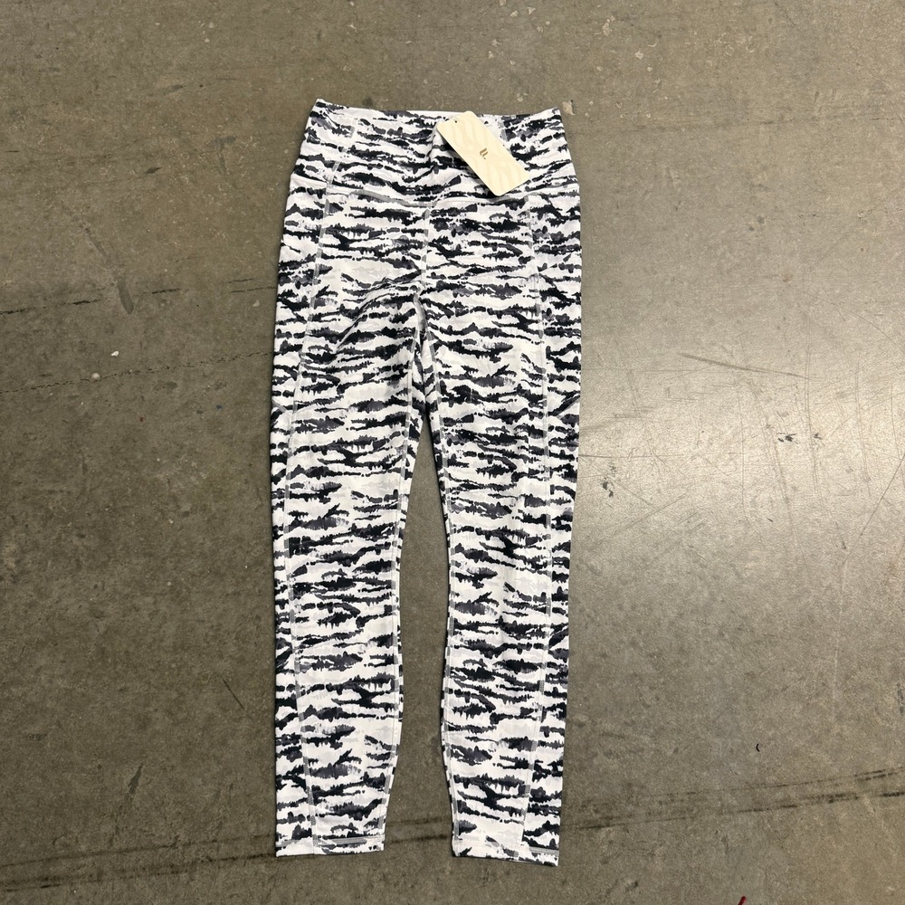 Fabletics Oasis High Waisted Pocket 7/8 Leggings White Tiger Print XS PureLuxe